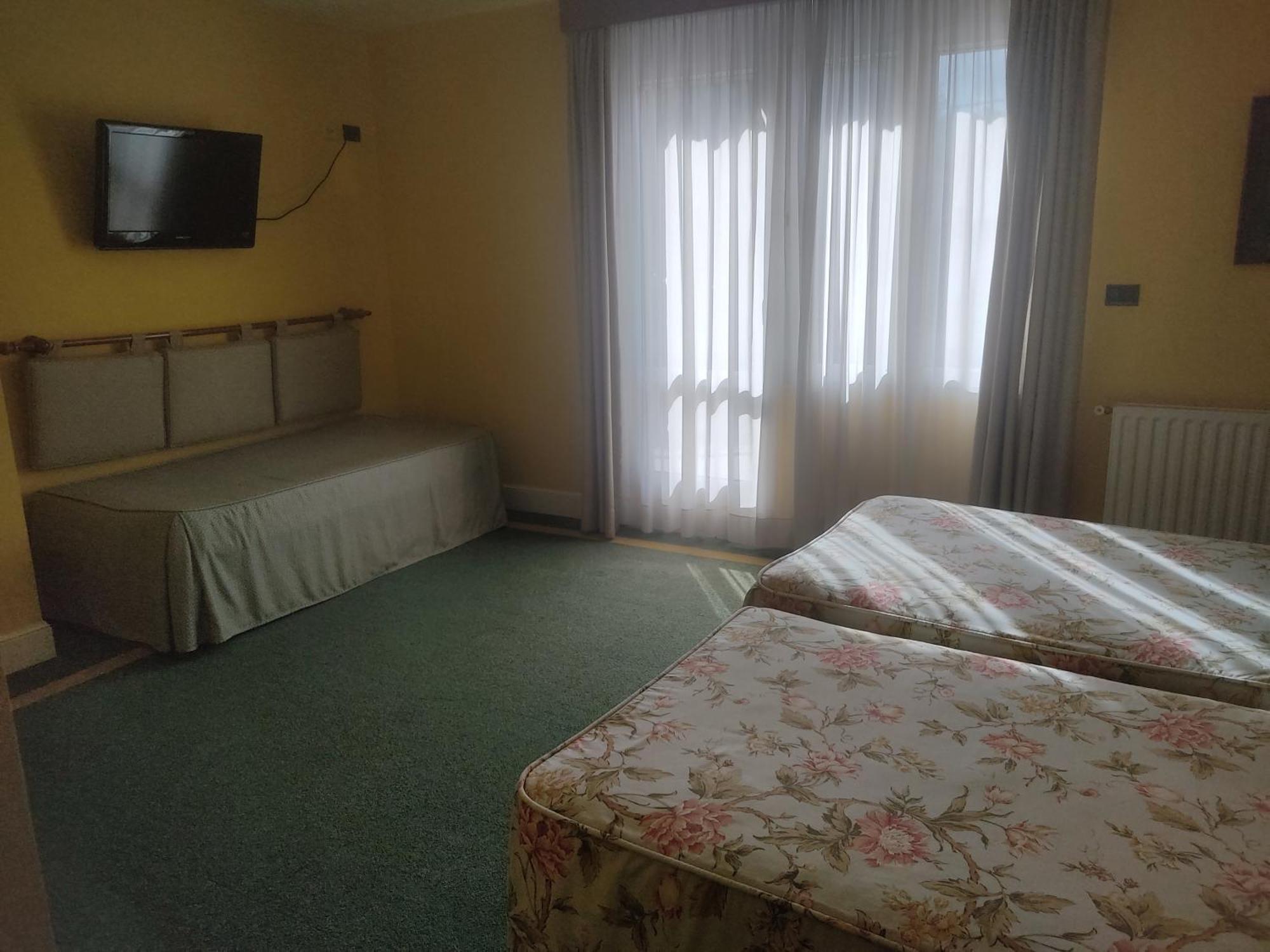 Hotel Suite Miono Castro Urdiales Buitenkant foto